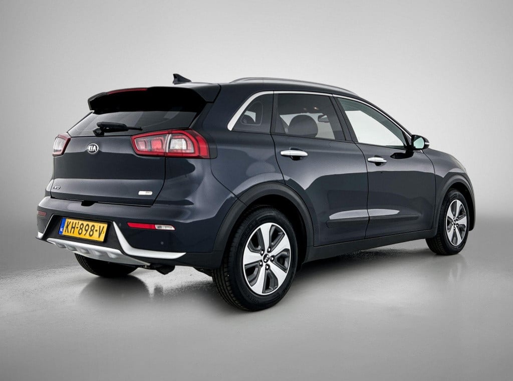 Kia Niro 1.6 gdi hybrid first edition | automaat | parkeer sensoren | half 