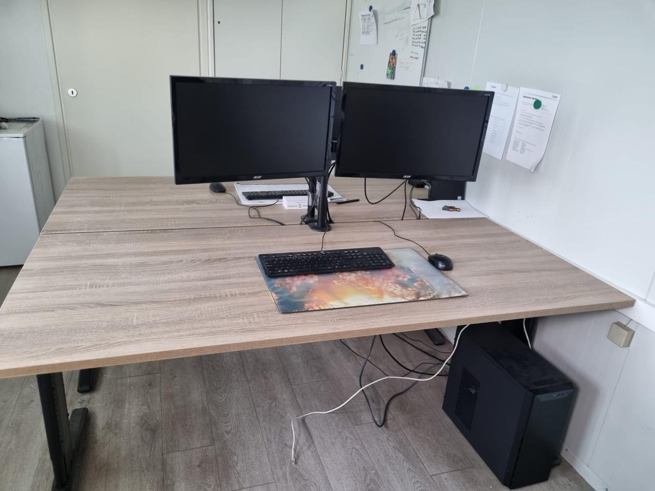 Mooi verstelbaar bureau 80x180