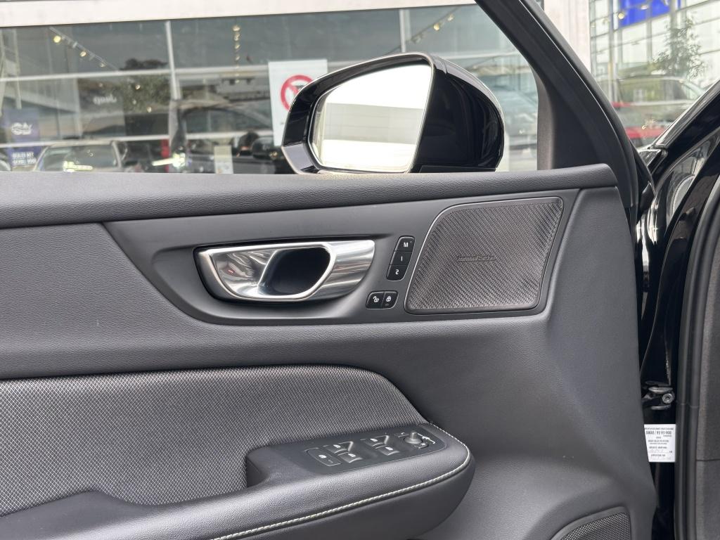 Volvo V60 t6 398pk recharge r-design| panodak| adap.cruise| camera| awd