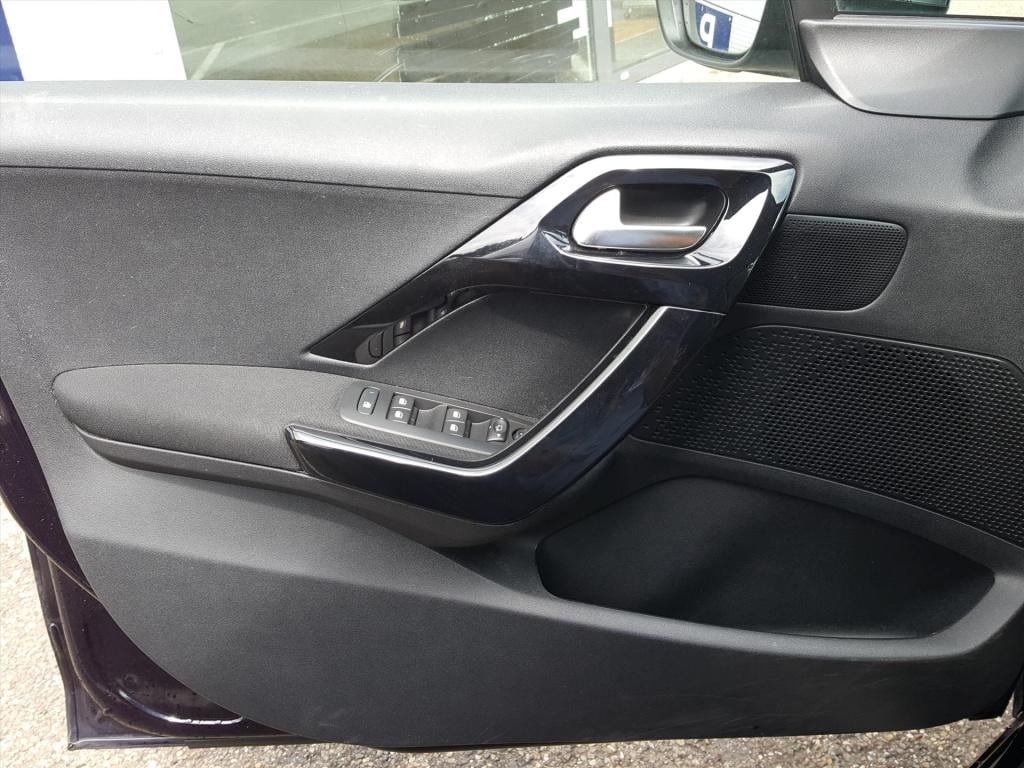 Peugeot 208 allure 1.2 pt-110pk 5d kleurnavigatie applecarplay&androidauto 