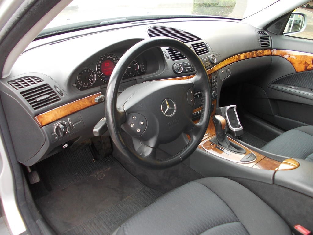Mercedes-Benz E-Klasse 220 cdi elegance aut. e220cdi