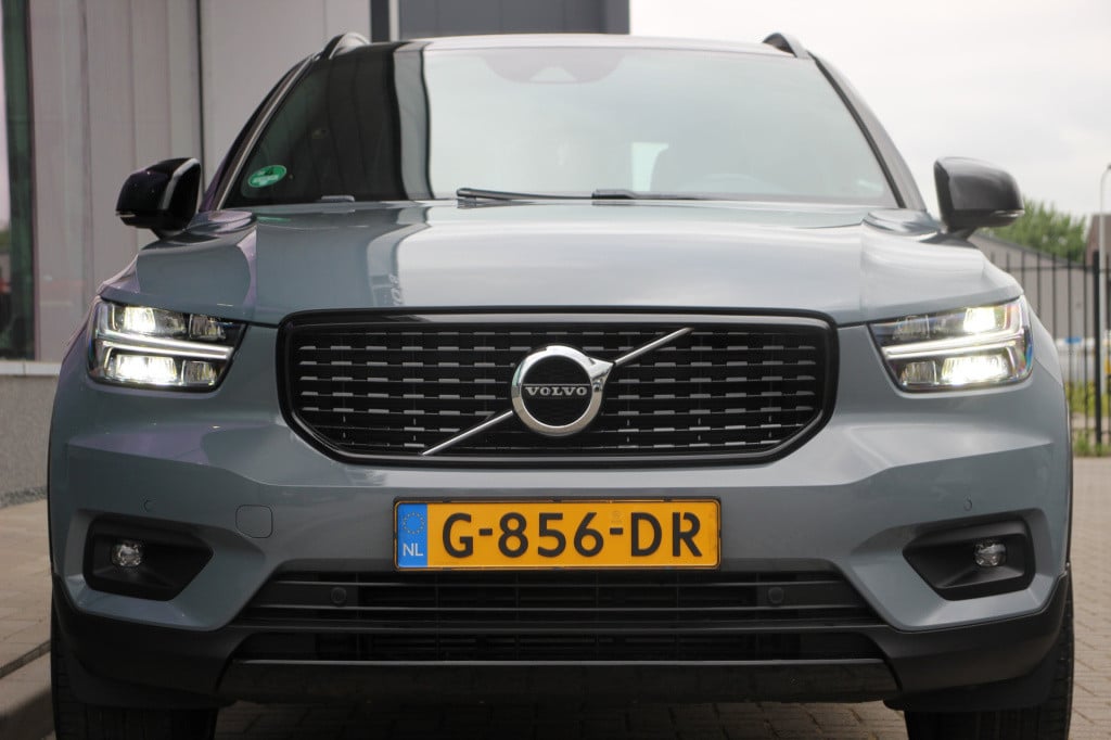 Volvo XC40 1.5 t3 r-design | elec. trekhaak | camera | half leder