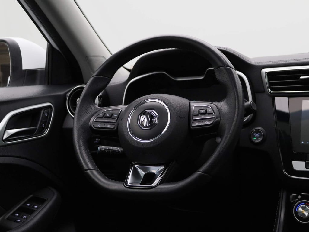 MG Zs-ev mg luxury 45 kwh aut. | panoramadak | leder | navigatie | airco | 