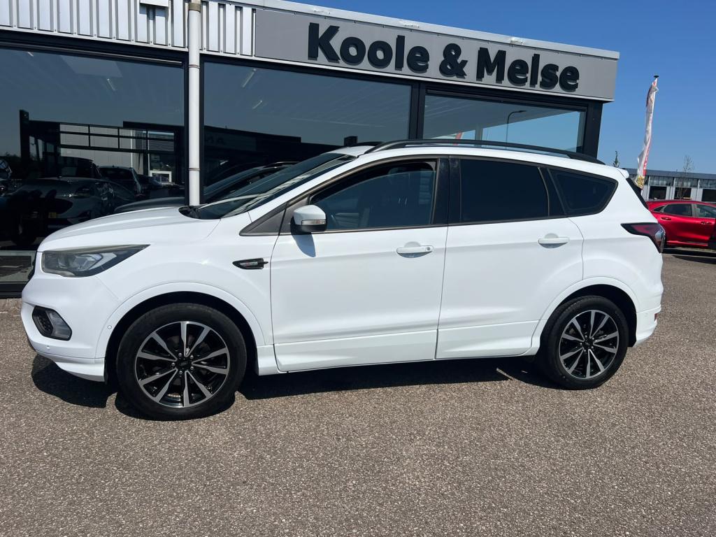 Ford Kuga 1.5 ecoboost 150pk 2wd st line ,panodak , trekhaak , carplay