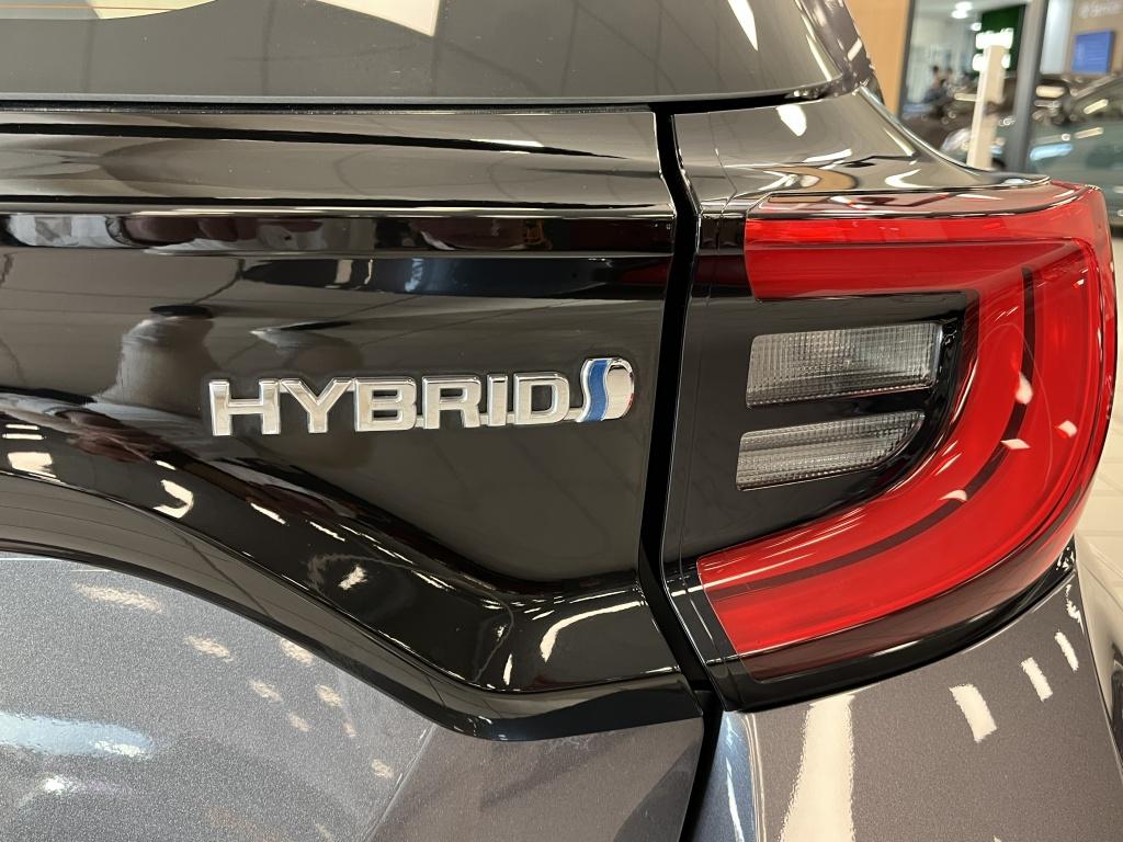 Toyota Yaris 1.5 hybrid first edition | camera | apple carplay | trekhaak |