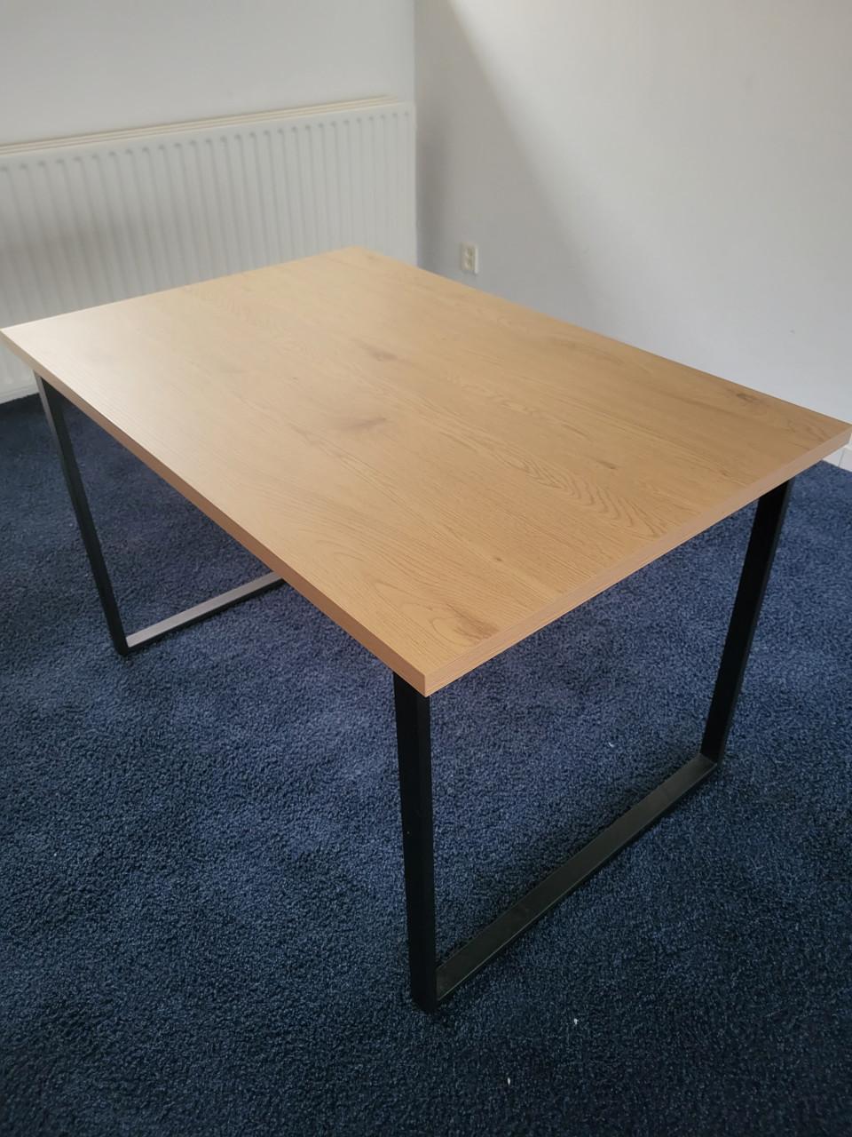 Eettafel als nieuw! En hometrainer