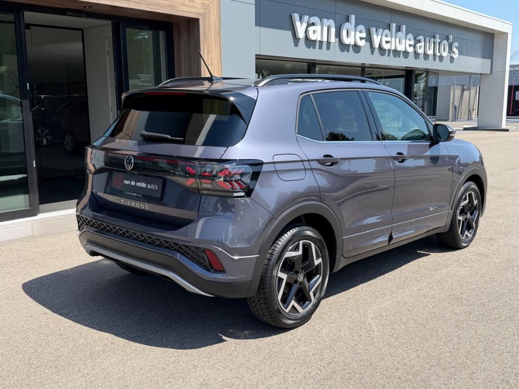 Volkswagen T-cross 1.5 tsi 150pk dsg r-line | camera | trekhaak | navi | iq