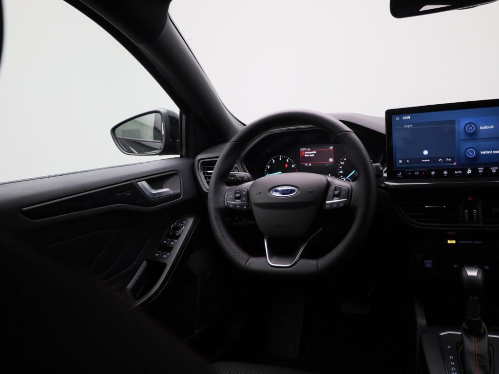 Ford Focus wagon 1.0 ecoboost hybrid st-line btw auto! | 17'' lmv | automaa