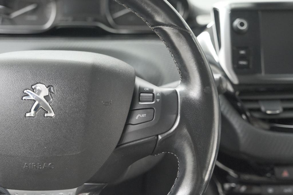 Peugeot 208 puretech 110 tech edition | camera | apple carplay | parkeersen