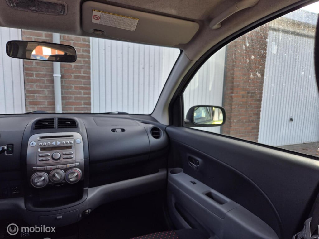 Daihatsu Sirion 2 1.3-16v / origineel nl / 5-deurs / airco