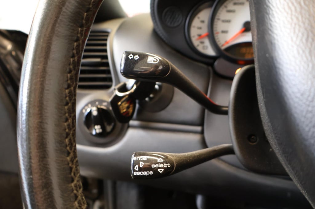 Porsche 911 cabrio 3.4 carrera orgineel nl, motor is vervangen, applecarpla