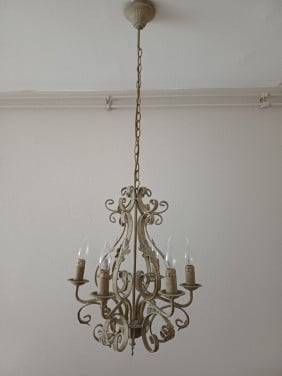 *vergrijsd groene hanglamp*