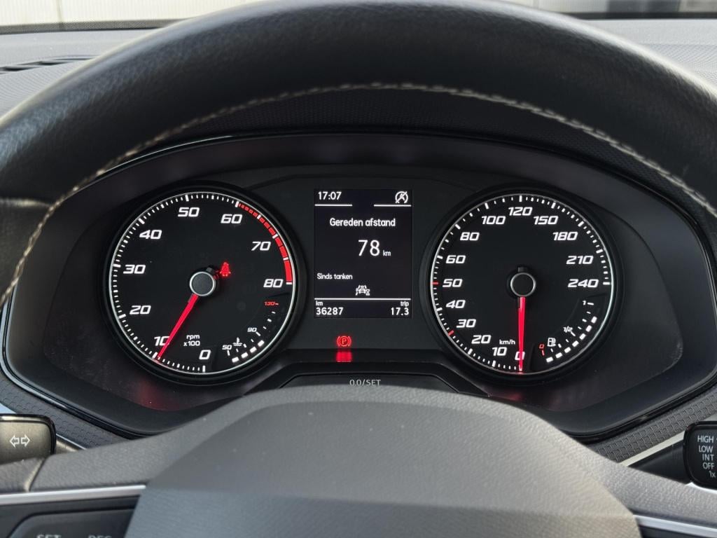 Seat Arona 1.0 tsi style nl-auto, allseason banden!