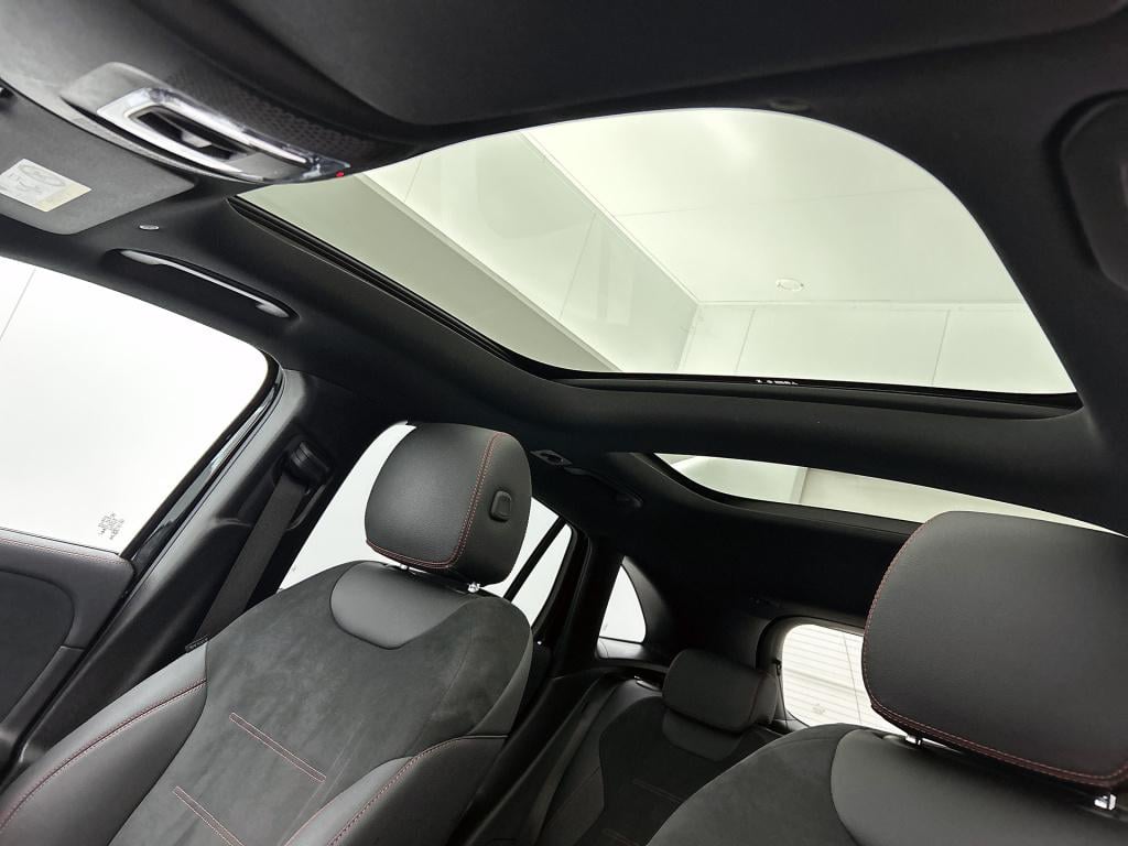 Mercedes-Benz Gla-klasse 200 amg line | sfeerverlichting | panoramadak | cr