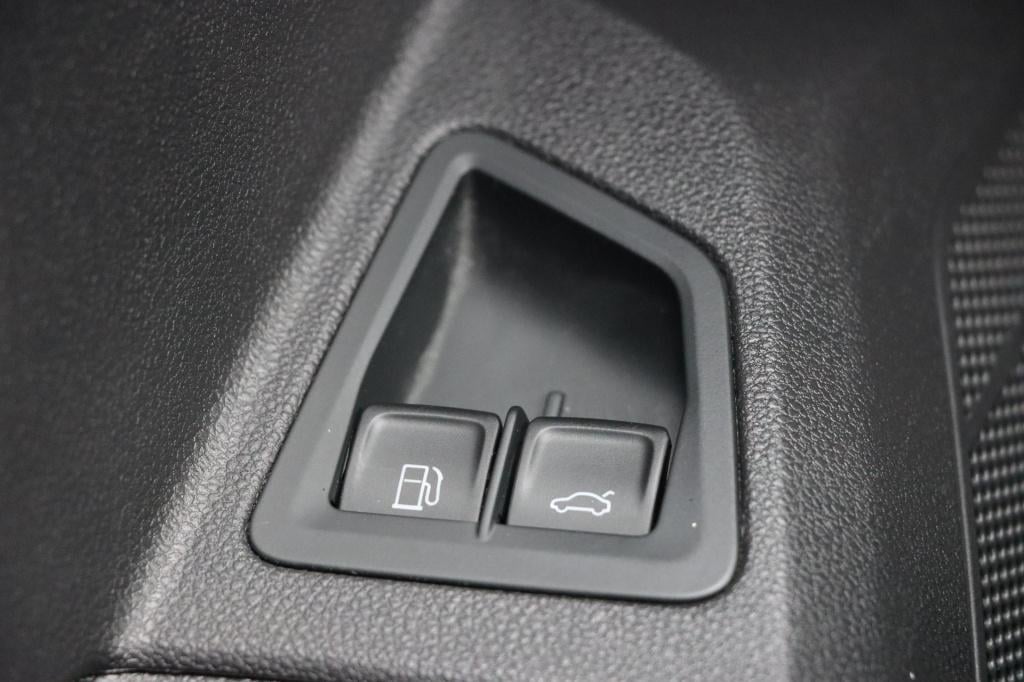 Volkswagen Touareg 3.0 tsi ehybrid 4motion black style 380pk tiptronic | so