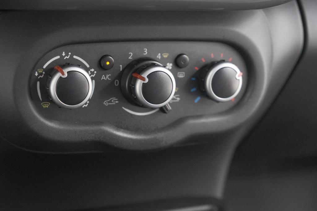 Renault Twingo 1.0 sce limited | automaat | parkeersensoren | allseason ban