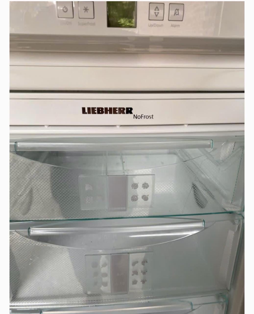 Liebherr NoFrost vrieskast 150x60 cm. Inhoud vriezer 226 liter