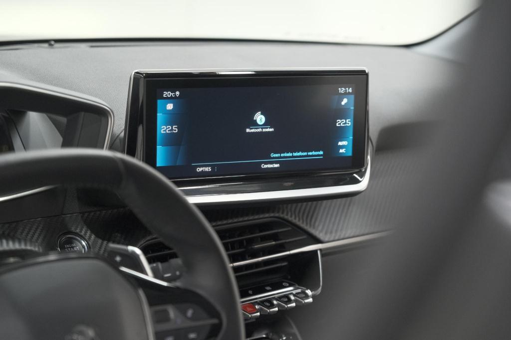 Peugeot 208 puretech 100 eat8 allure | camera | navigatie | apple carplay |