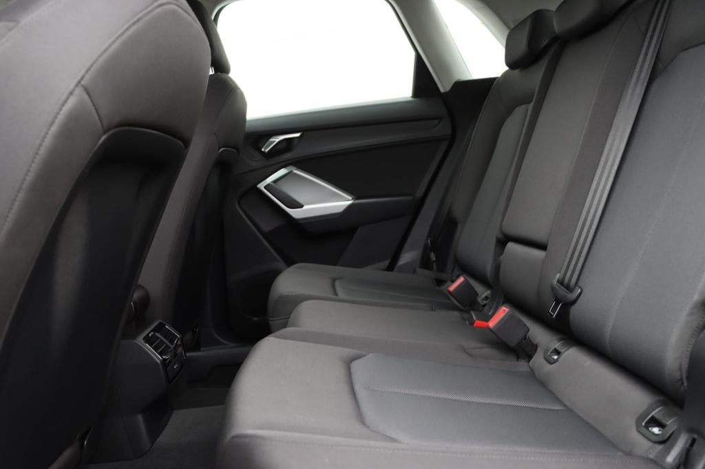 Audi Q3 35 tfsi pro line business