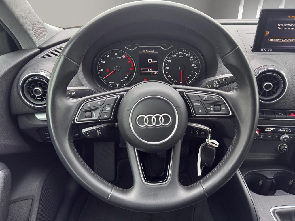 Audi A3 sportback 30 tfsi | navi | parkeersensors v+a | airco (automatisch)
