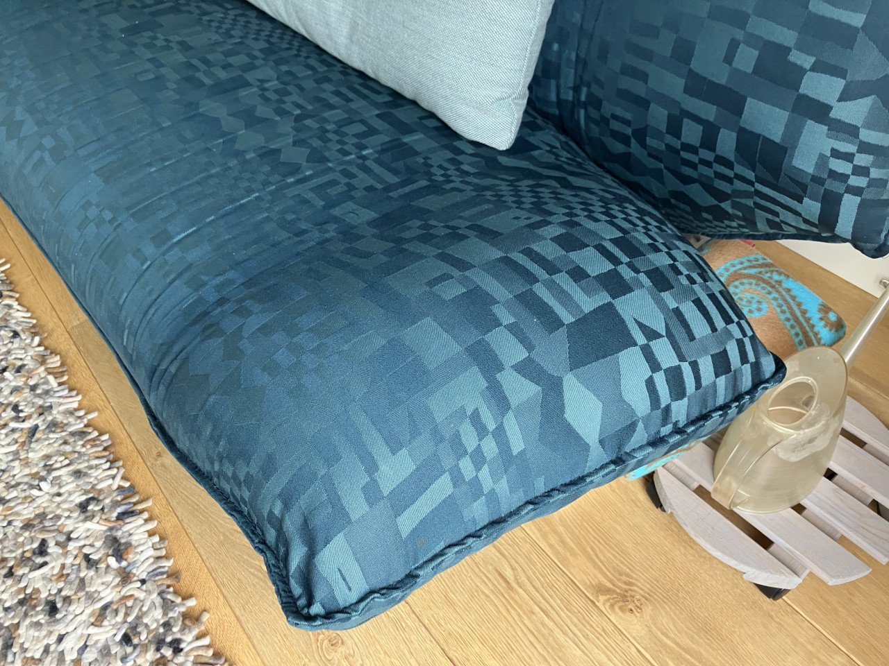 Leolux, 3 zits design bank, met Ploeg stof  bekleding.