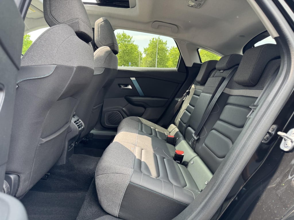 Citroen Ë-c4 shine 50 kwh | trekhaak afneembaar | panoramadak | stoelverwar