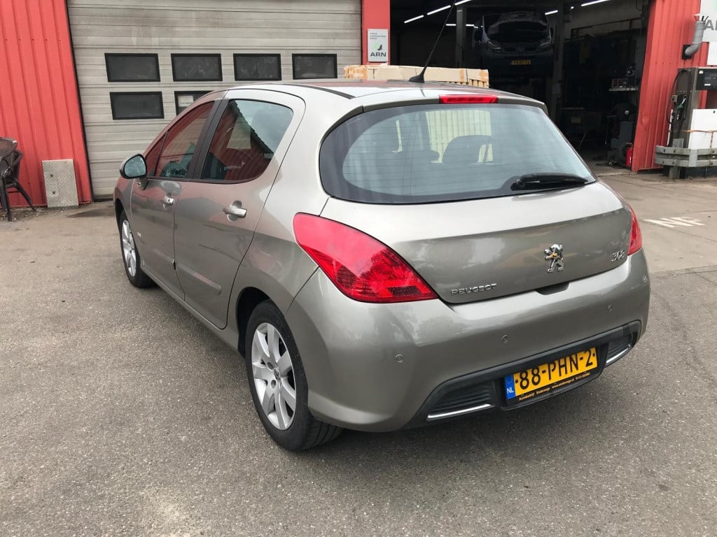 Peugeot 308 1.6 vti mill. 200
