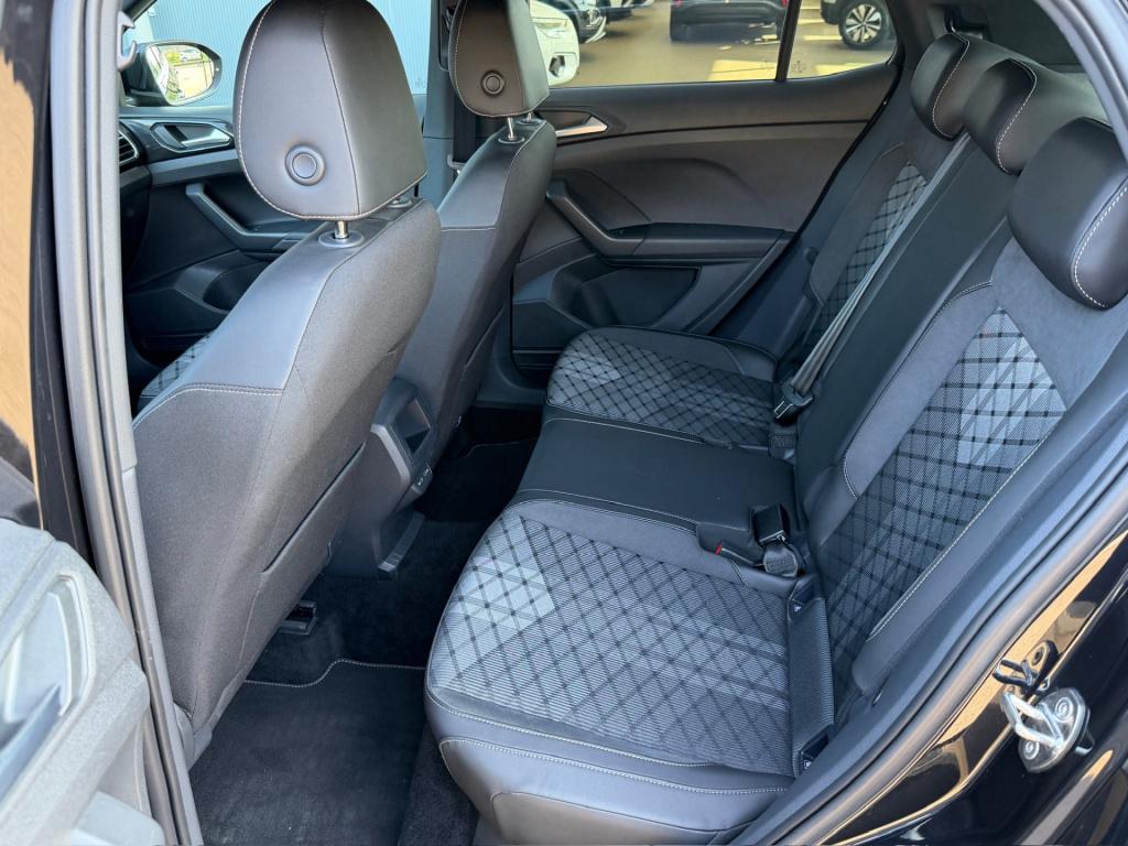 Volkswagen T-cross 1.5 tsi 150pk dsg r-line | camera | trekhaak | navi | iq