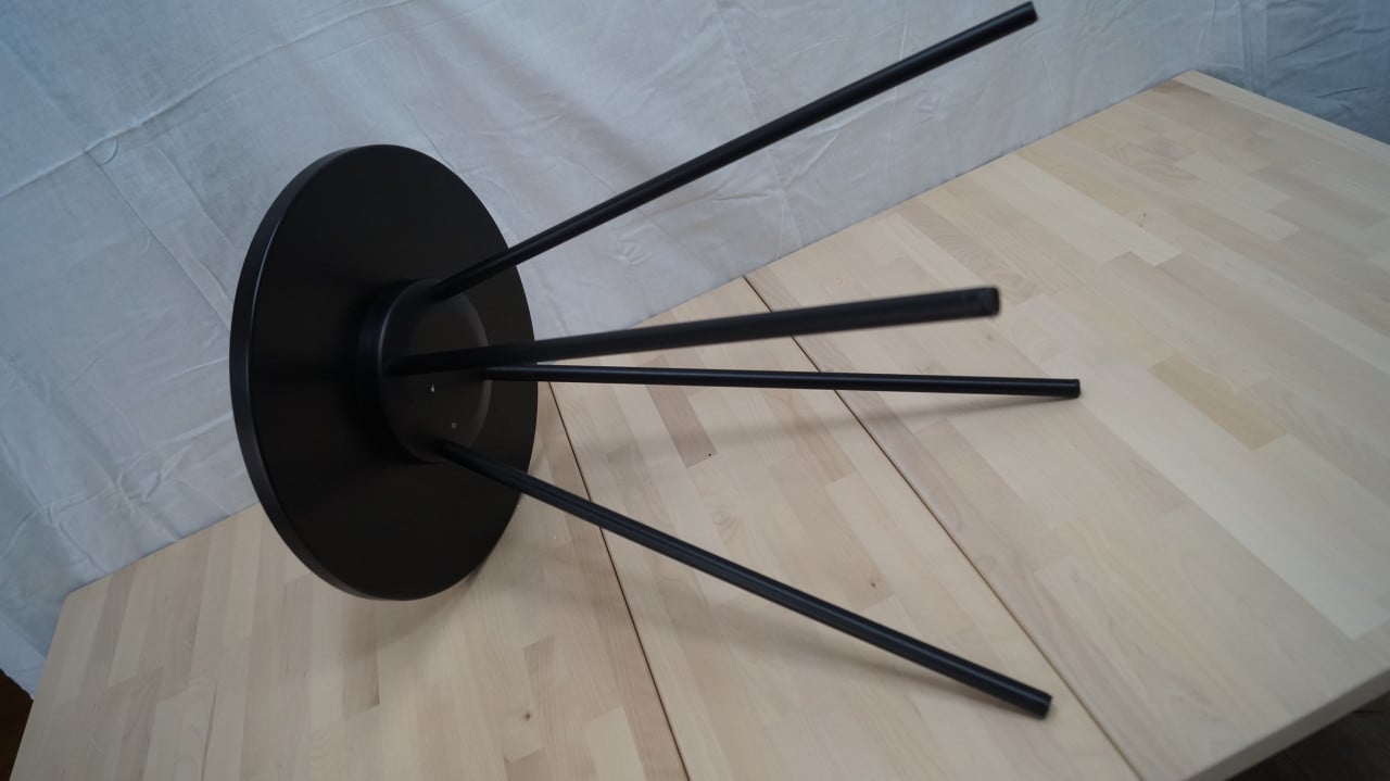 Zwart metalen bijzet / kaarsen tafeltje.