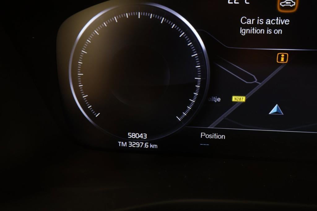 Volvo XC40 1.5 t4 plug-in hybrid plus bright nl auto|stoel+stuurverwarming|