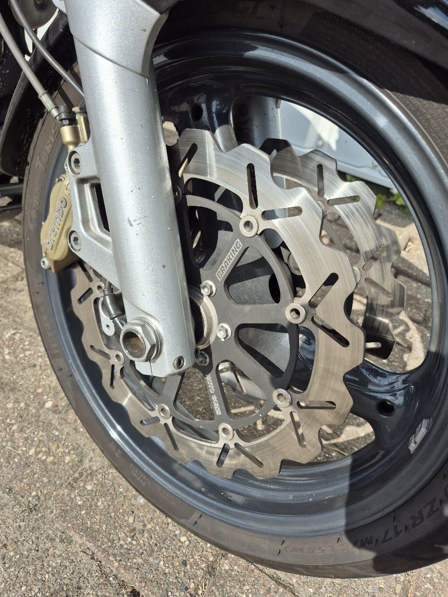 Moto Guzzi 1200 Sport uit 2008, dikke naked bike