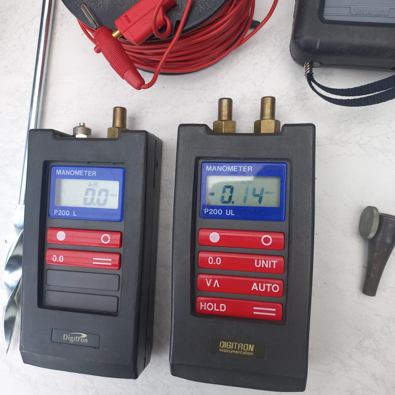 2 x manometers 2x drukmeters.