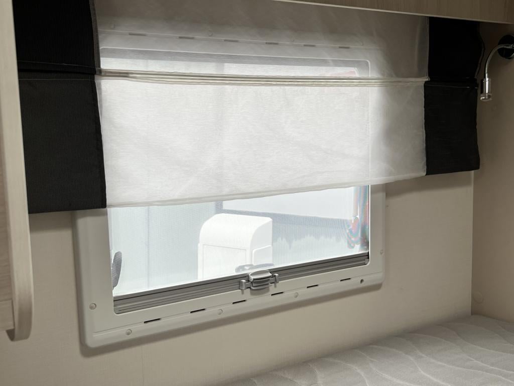 Chausson Onbekend 757 welcome | 2 enkele bedden + 1 groot bed | camera | tv