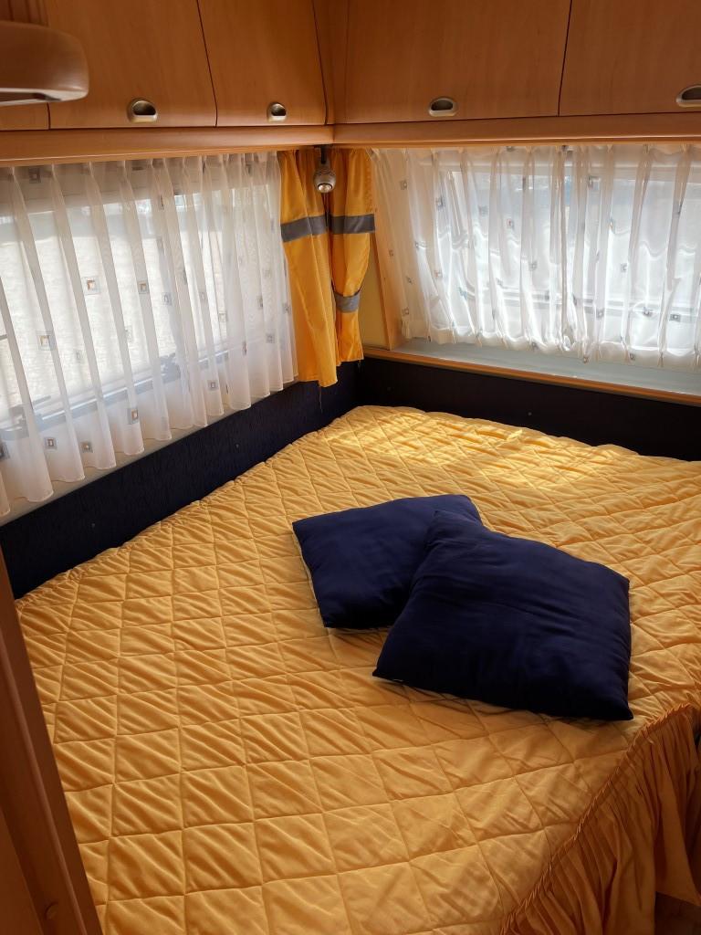 Hobby de Luxe 460 Ufe met mover