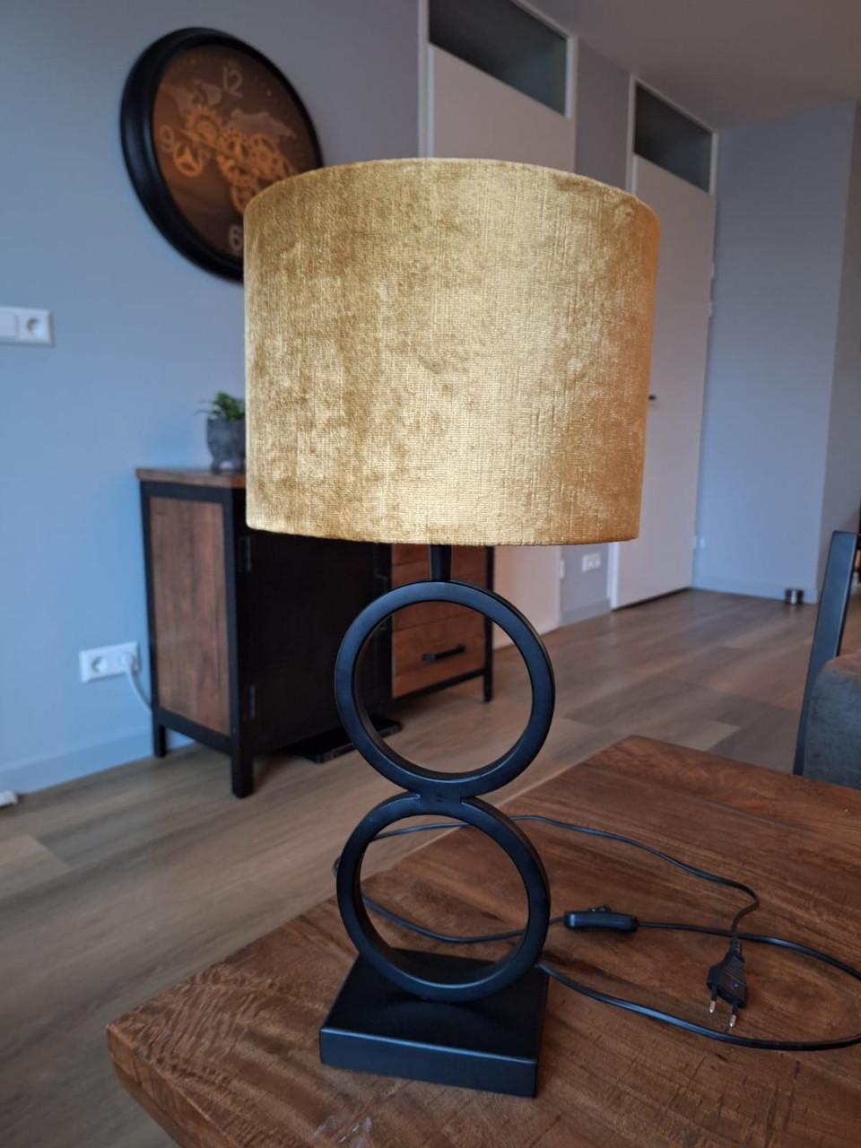 Industriële lamp. Z.g.a.n