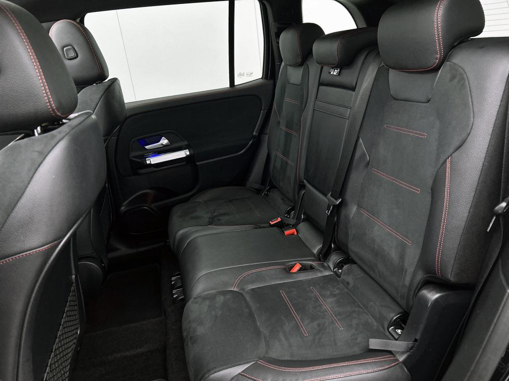 Mercedes-Benz Glb 180 business solution amg | panoramadak | sfeerverlichtin