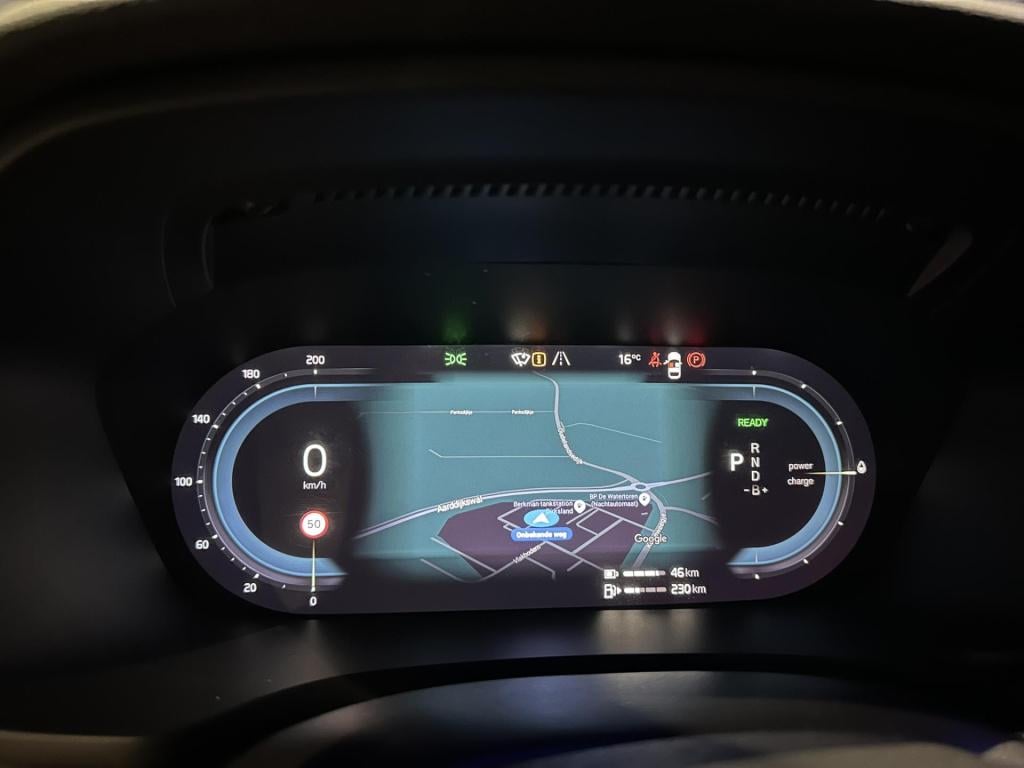 Volvo V60 2.0 t6 plug-in hybrid awd plus dark long range my2023 *1e eigenaa