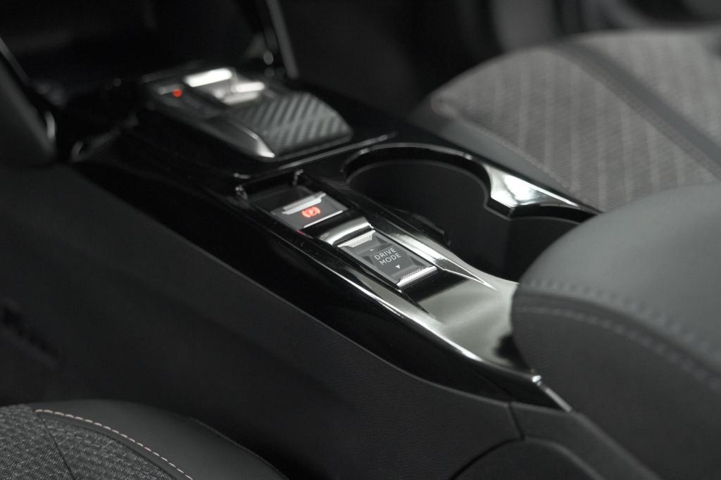 Peugeot 2008 1.2 hybrid 145 allure | 360 camera | adaptieve cruise control 