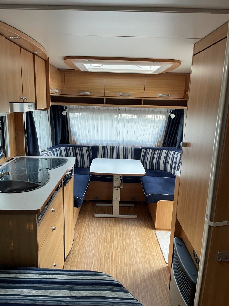 Dethleffs Camper 450 DB met mover