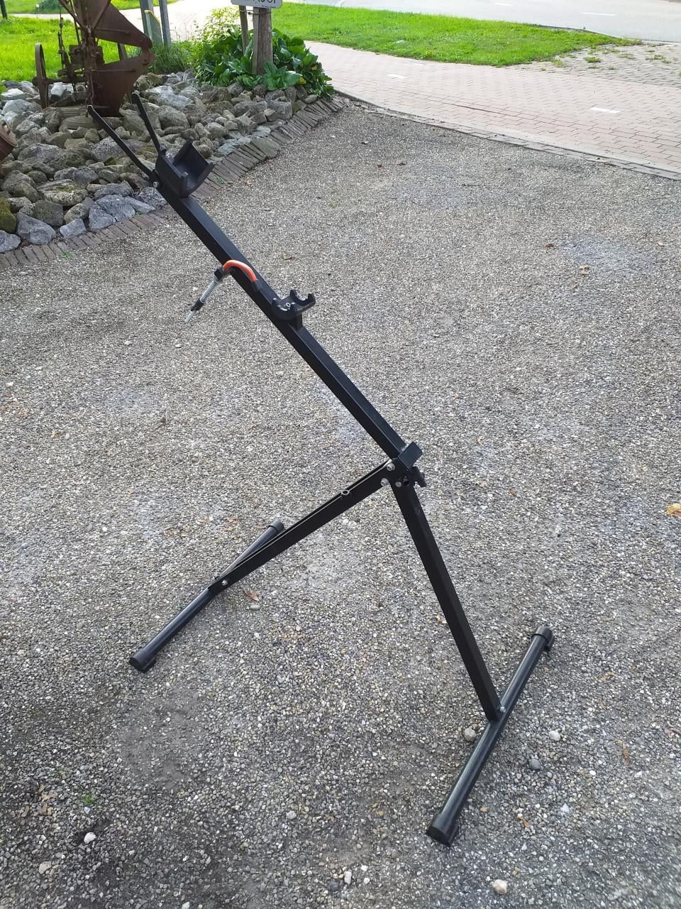 """"REPARATIESTEUN en SCHOONMAKEN  en afstellen VAN DE FIETS""""