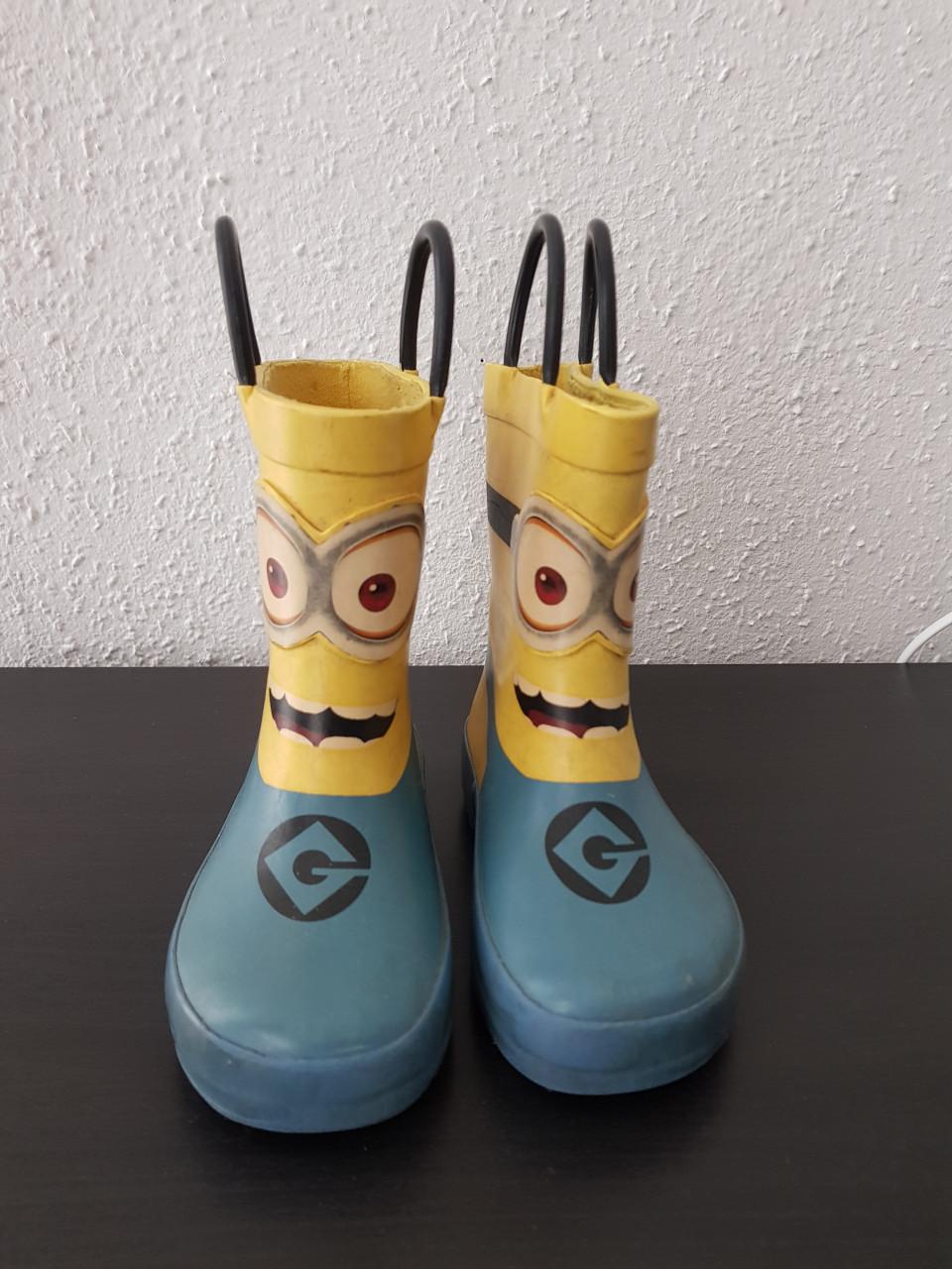 Minion laarsjes maat 24