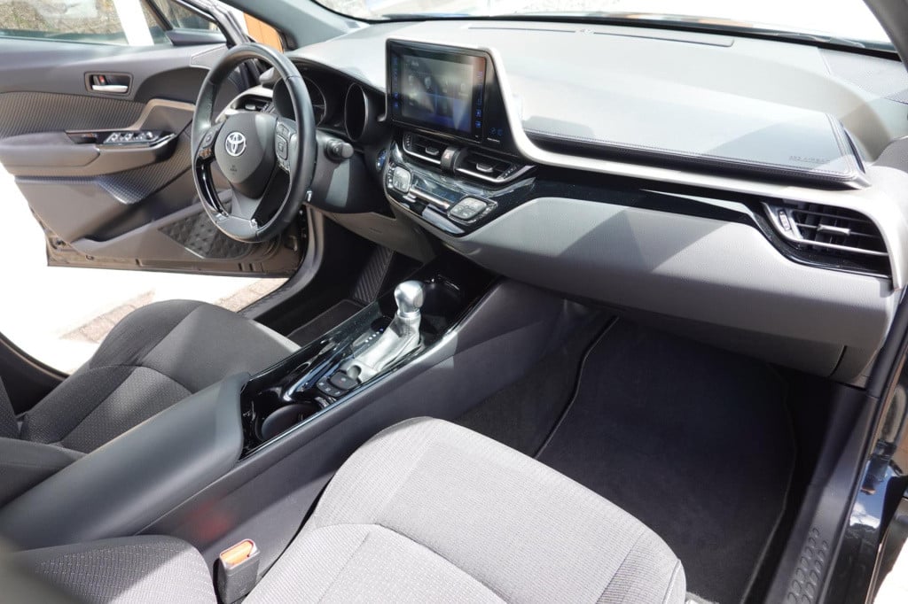 Toyota C-hr 1.8 hybrid adventure