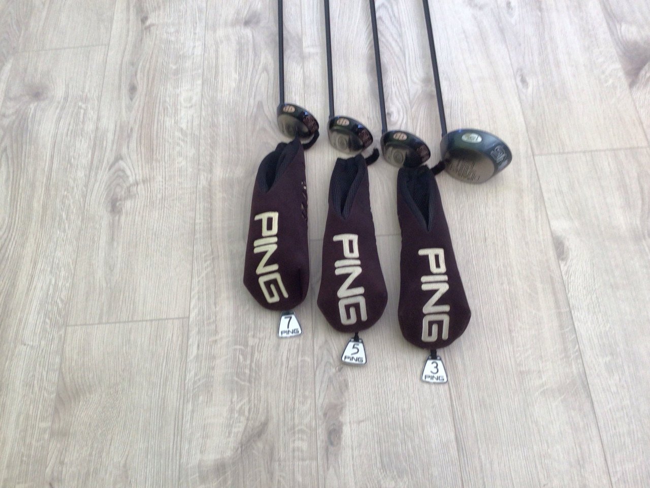 Mooie PING driver en houten 3-5-7. (dames)
