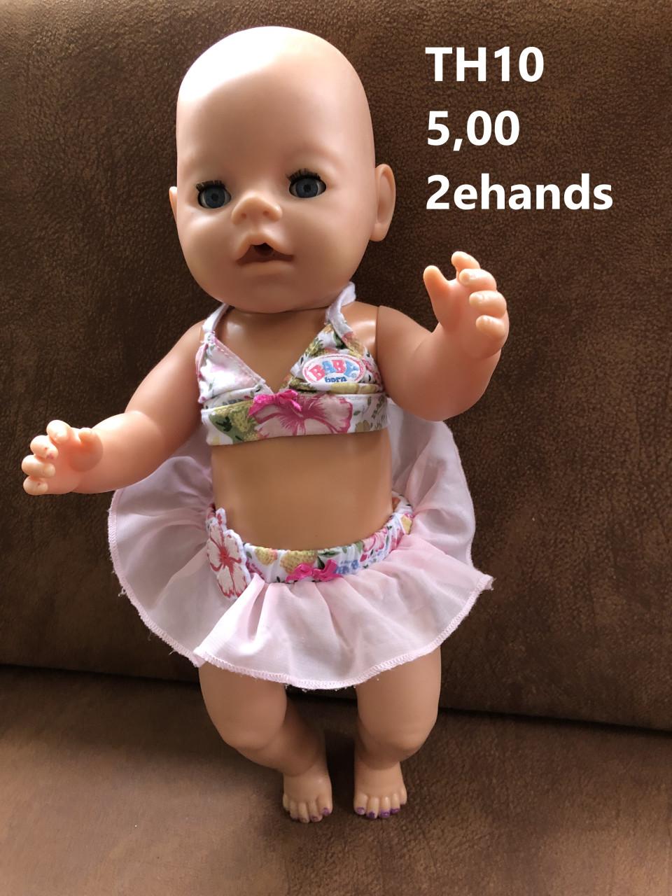 Poppenkleertjes baby born. Set . Opbrengst KiKa.