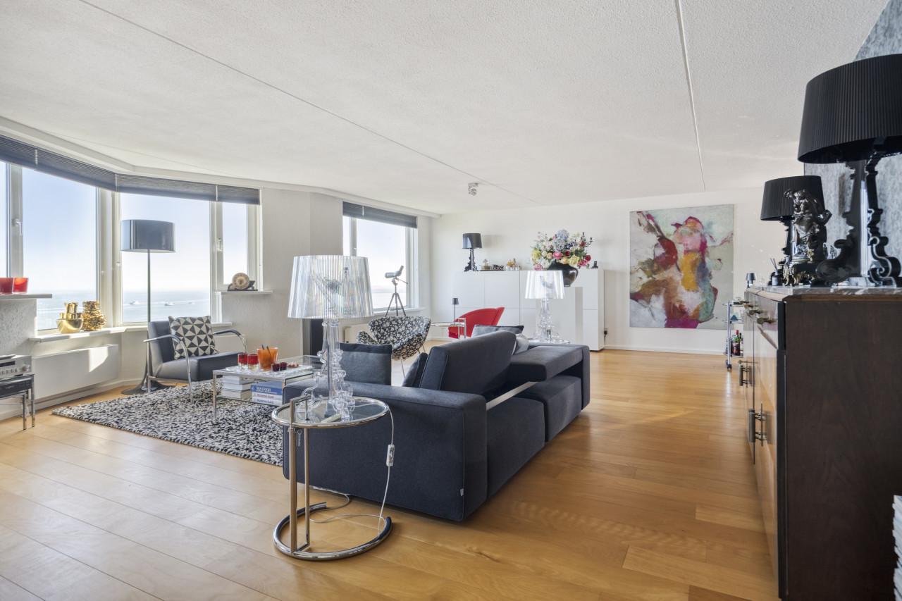 Appartement met zeezicht, 9e verdieping