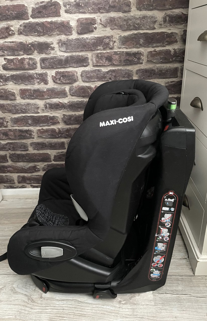 Maxi-Cosi Axiss kinderautostoeltje draait 90°