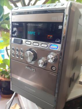 2 X Radio / Casette recorder met veel Casette bandjes