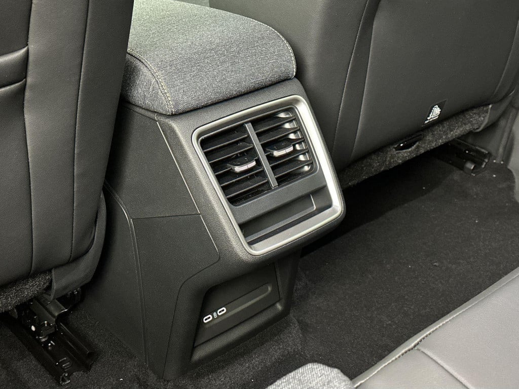 Skoda Elroq business edition tour elektromotor 210 kw / 286 pk