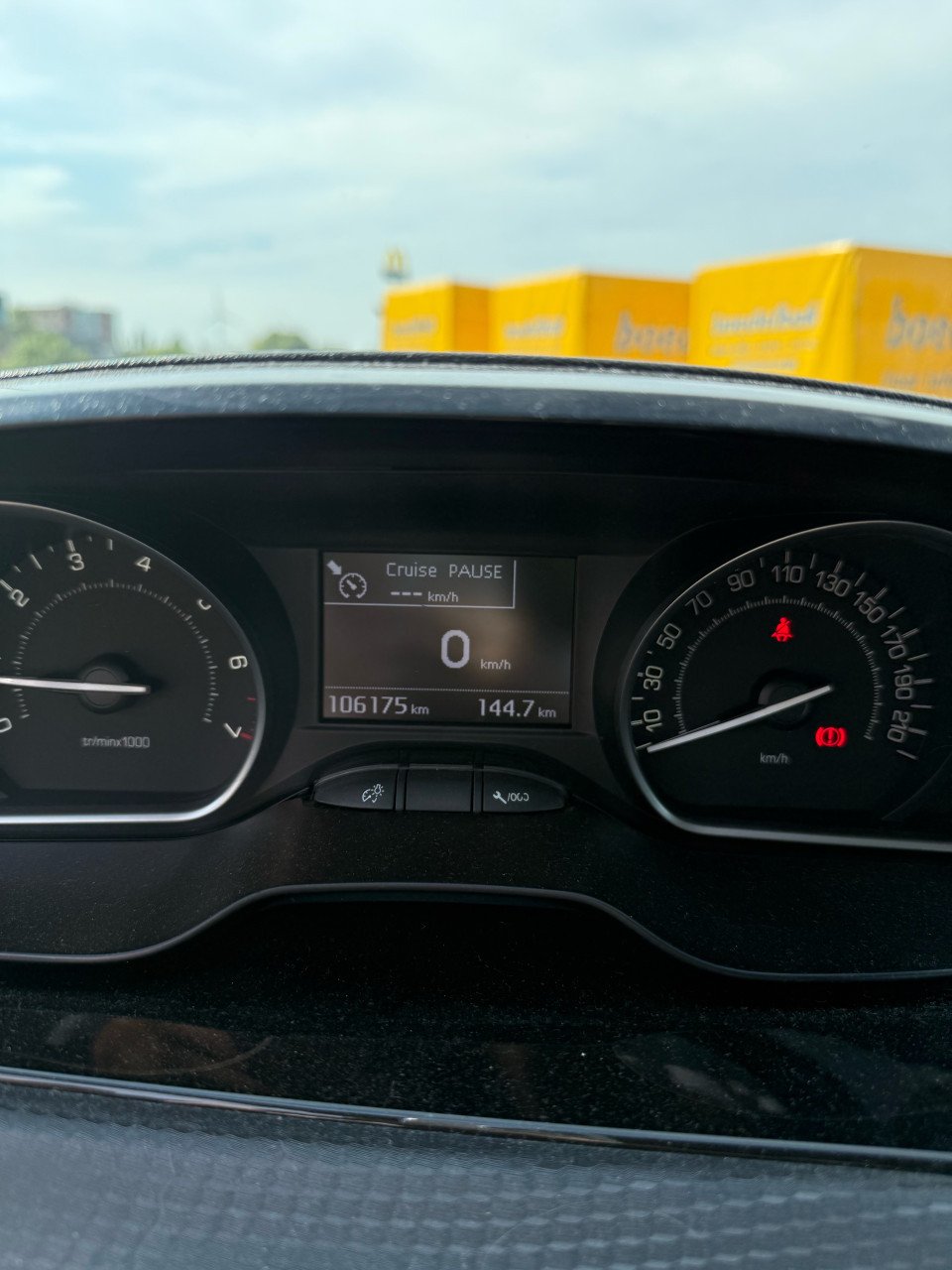 Peugeot 208 - 1.2 pure tech blue lease executive