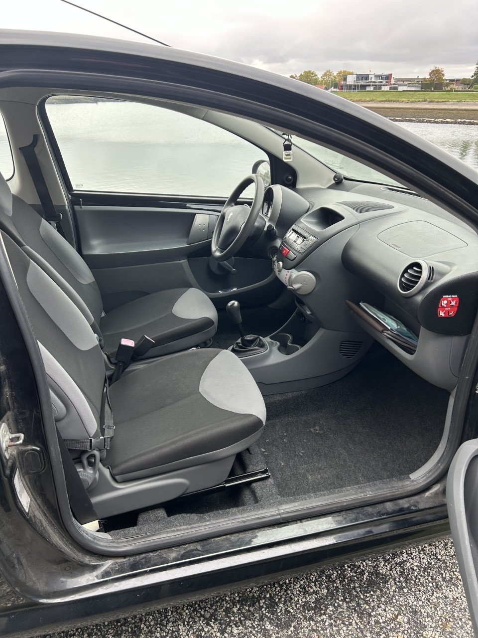 Peugeot 107 met lekke koppakking